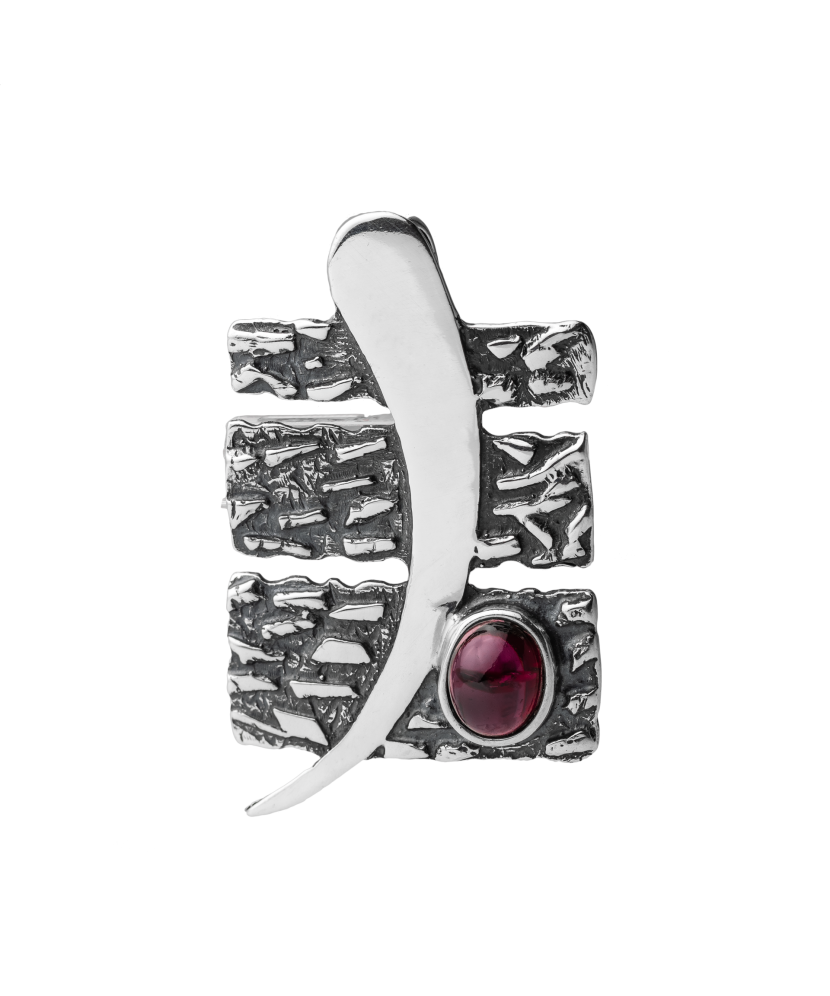Sterling silver pendant with garnet