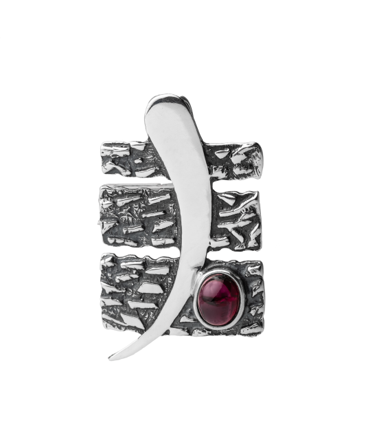 Sterling silver pendant with garnet