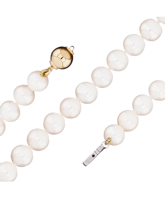Pearl necklaces with gold