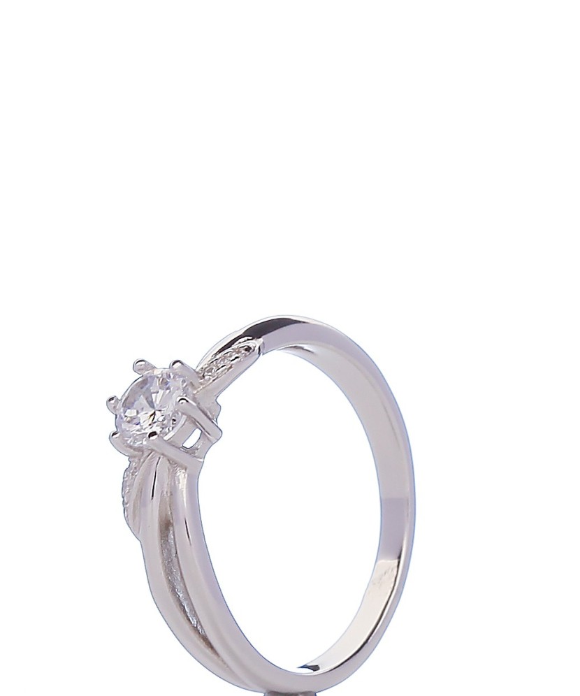 Sterling silver ring with zircons
