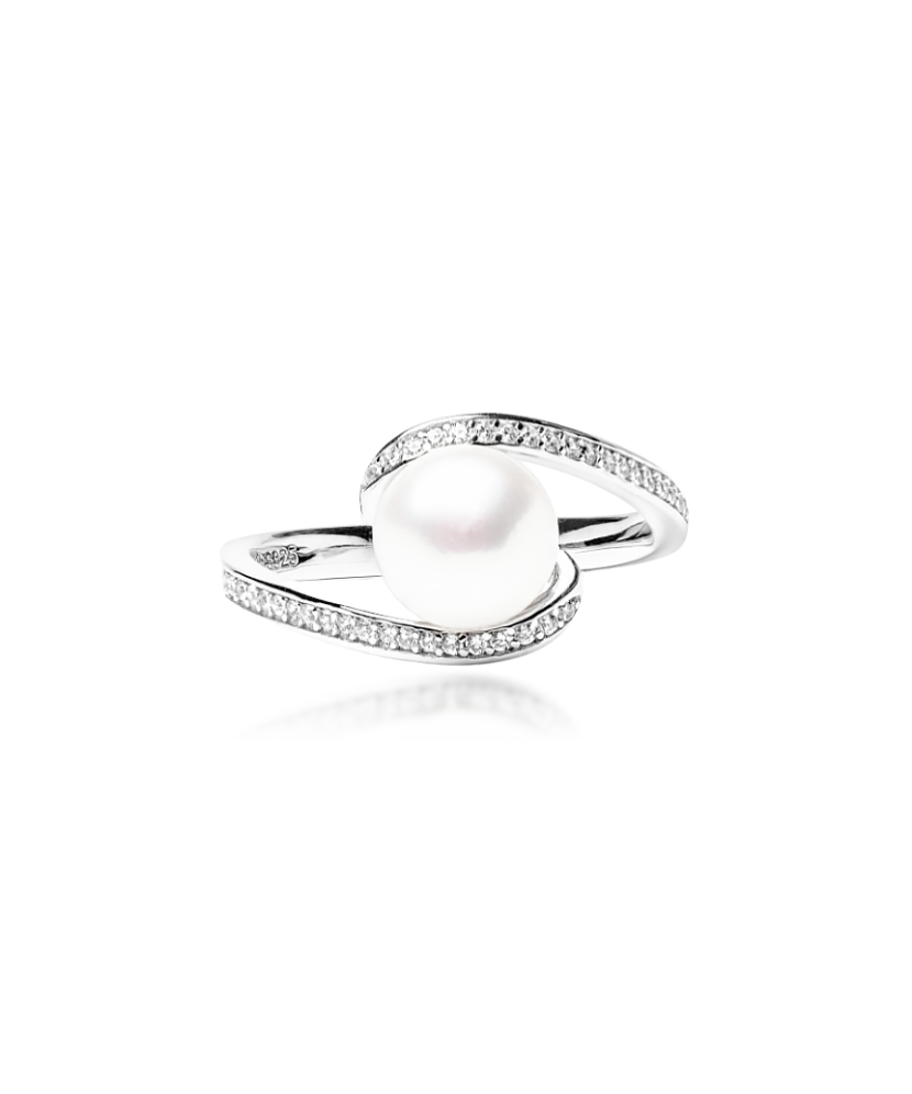 Sterling silver ring with pearls and zircons