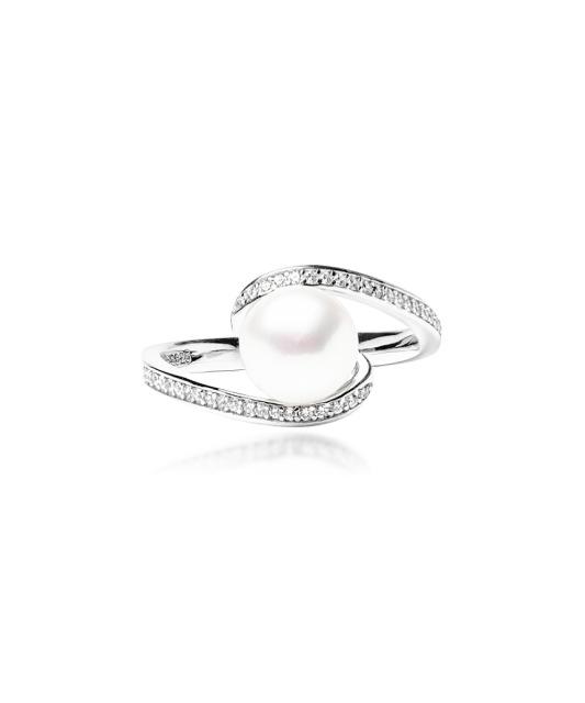 Sterling silver ring with pearls and zircons
