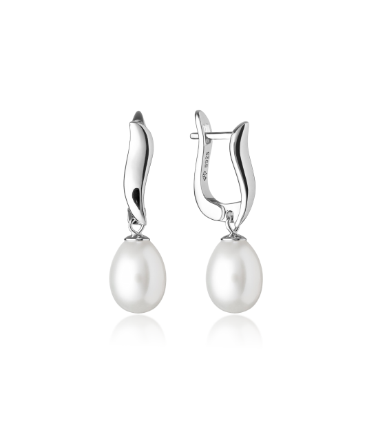 Sterling silver earrings with natural pearls