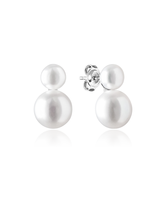 Sterling silver earrings with natural pearls