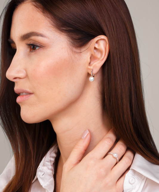 Gilded sterling silver earrings with natural pearl