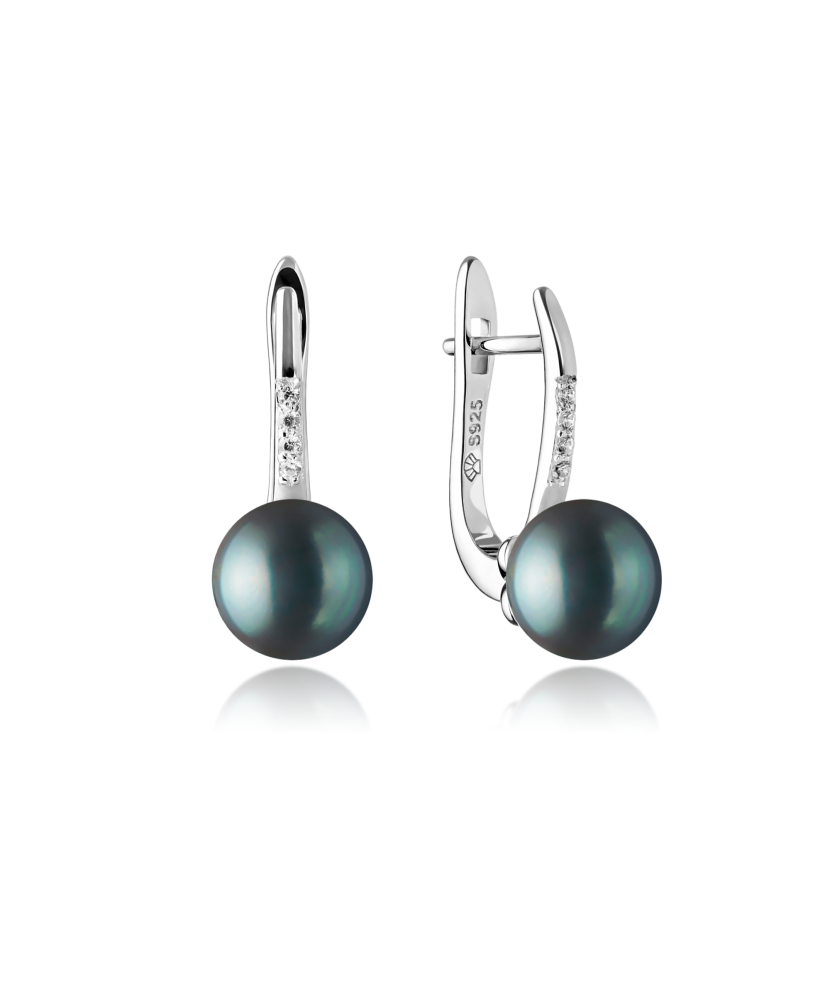 Sterling silver earrings with natural pearl