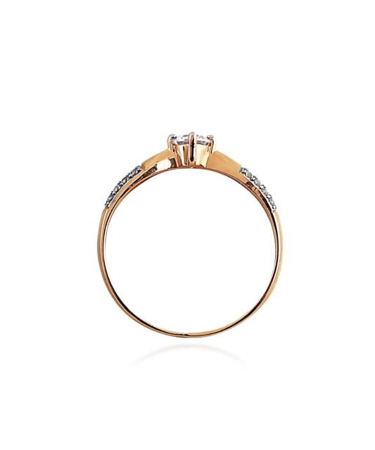 Gold ring with zircons