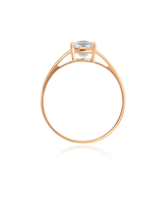 Gold ring with zirconium
