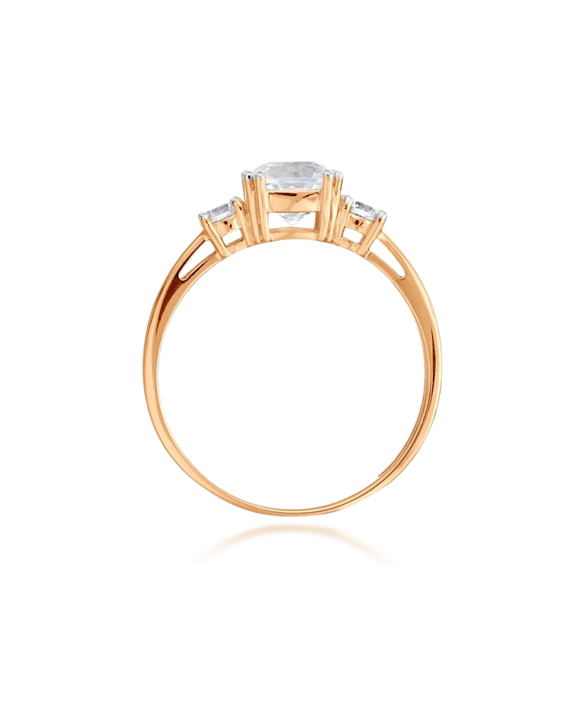 Gold ring with zircons