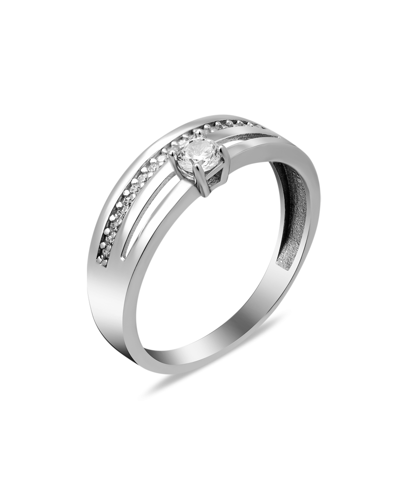 Sterling silver ring with zircons