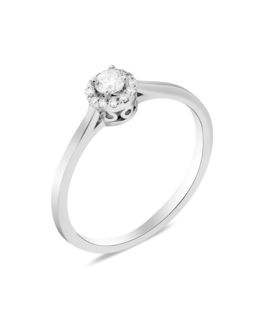 Sterling silver ring with zircons