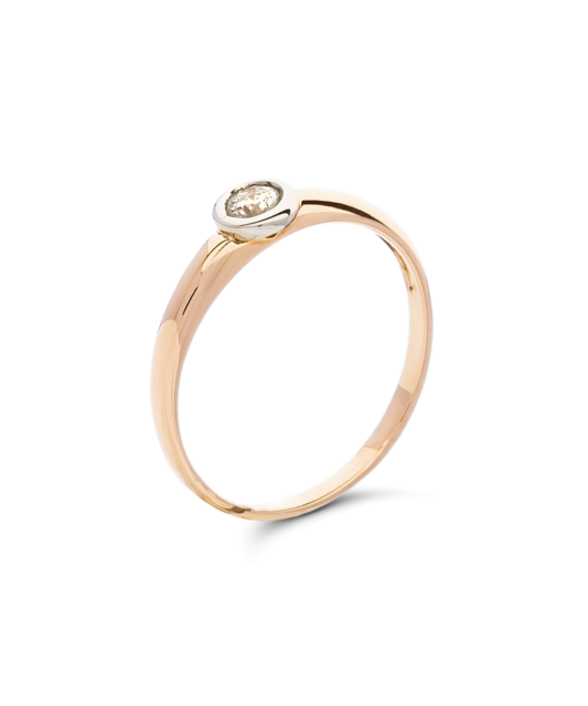 Gold ring with diamond