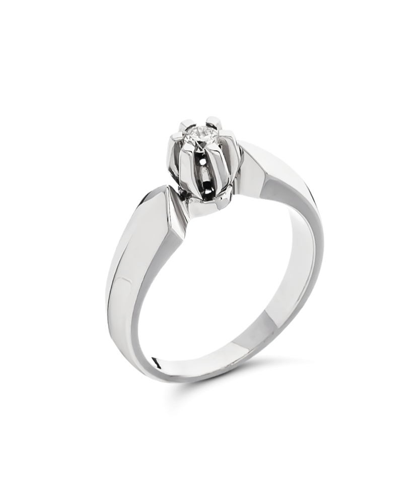 White gold ring with diamond