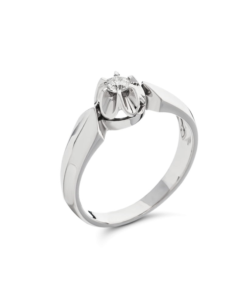 White gold ring with diamond