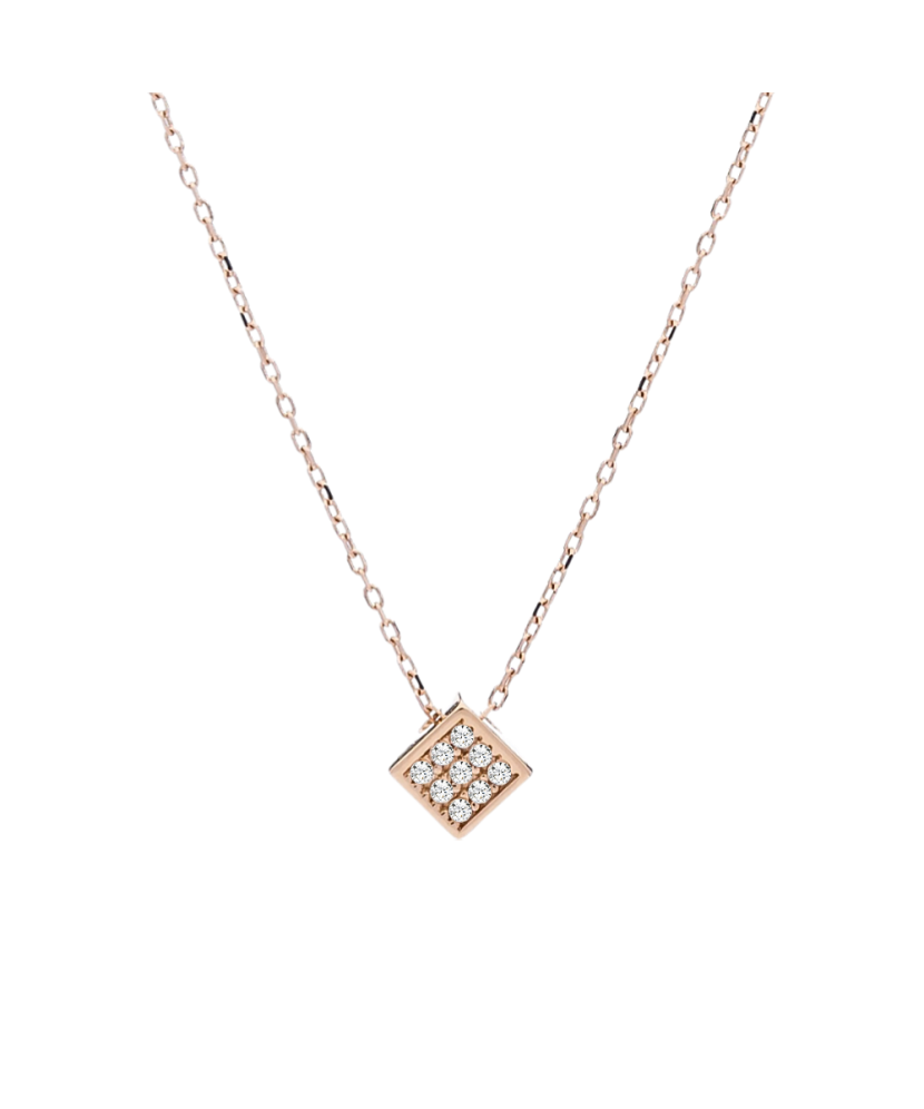 Gold chain with pendant