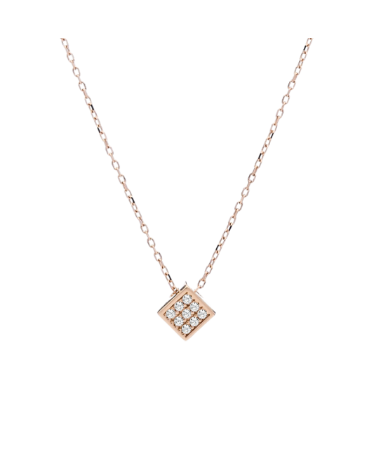 Gold chain with pendant