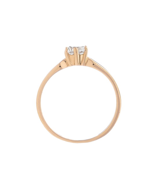 Gold ring with zirconium