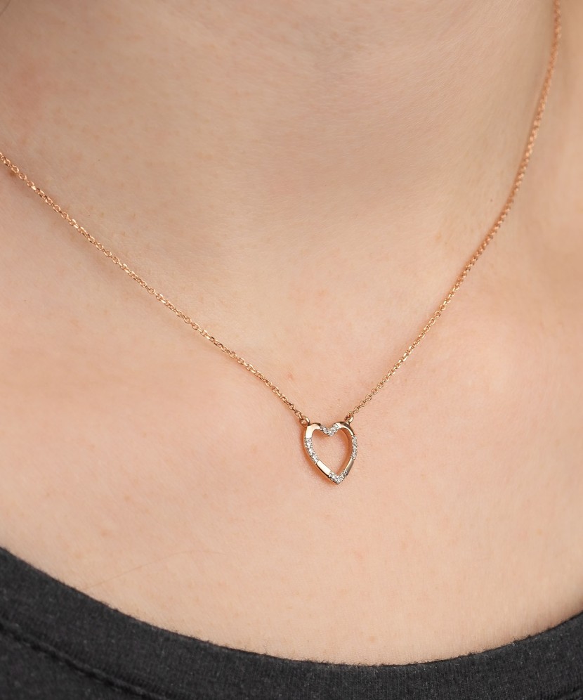 Gold chain with diamond pendant "Heart"