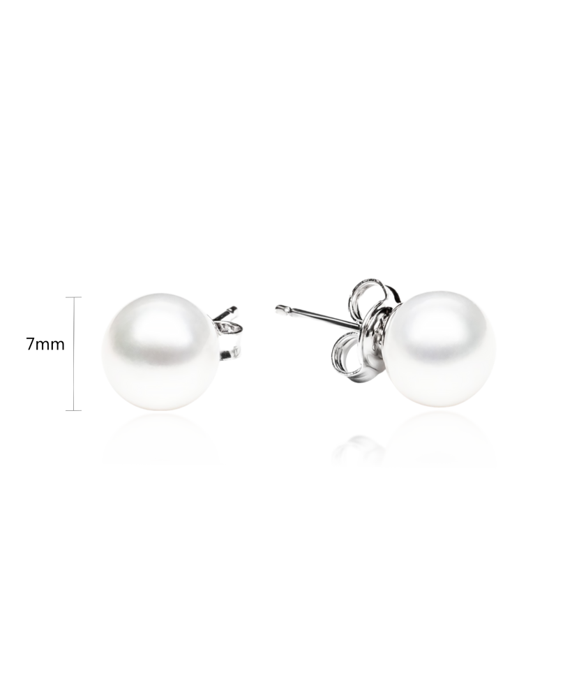 Sterling silver earrings with natural pearls