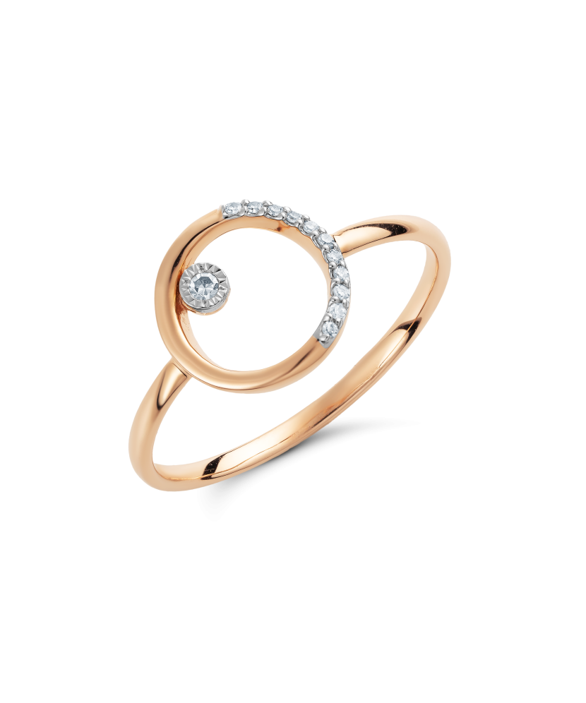 Gold ring with diamonds