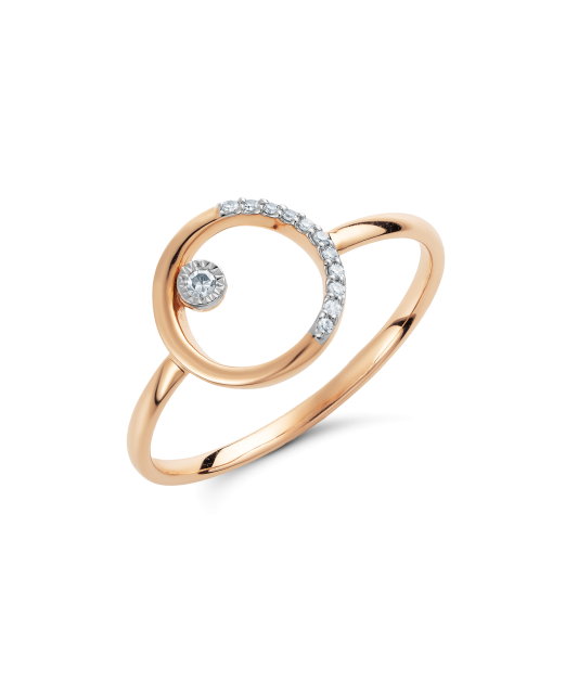 Gold ring with diamonds