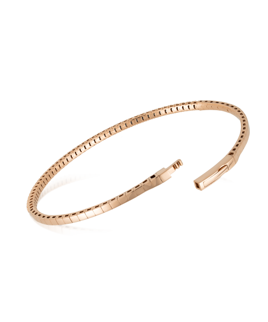 Gold bracelet with diamonds