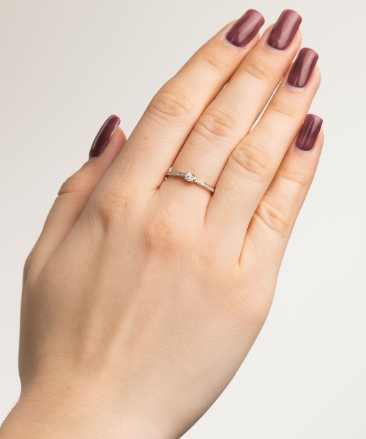 Yellow Gold ring with diamonds