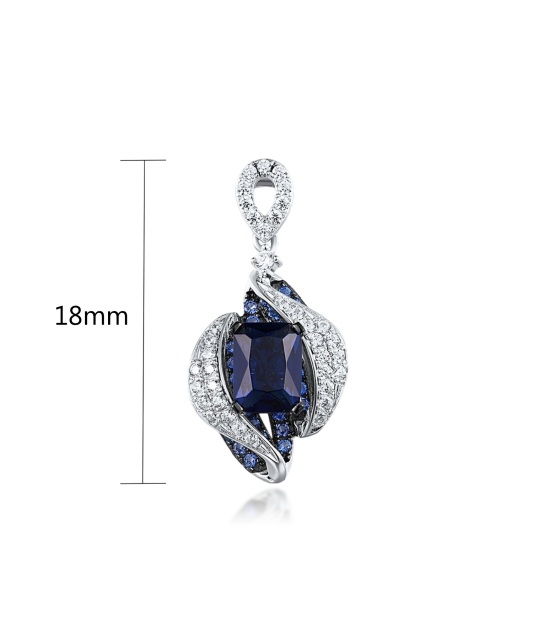 Sterling silver pendant with zircons