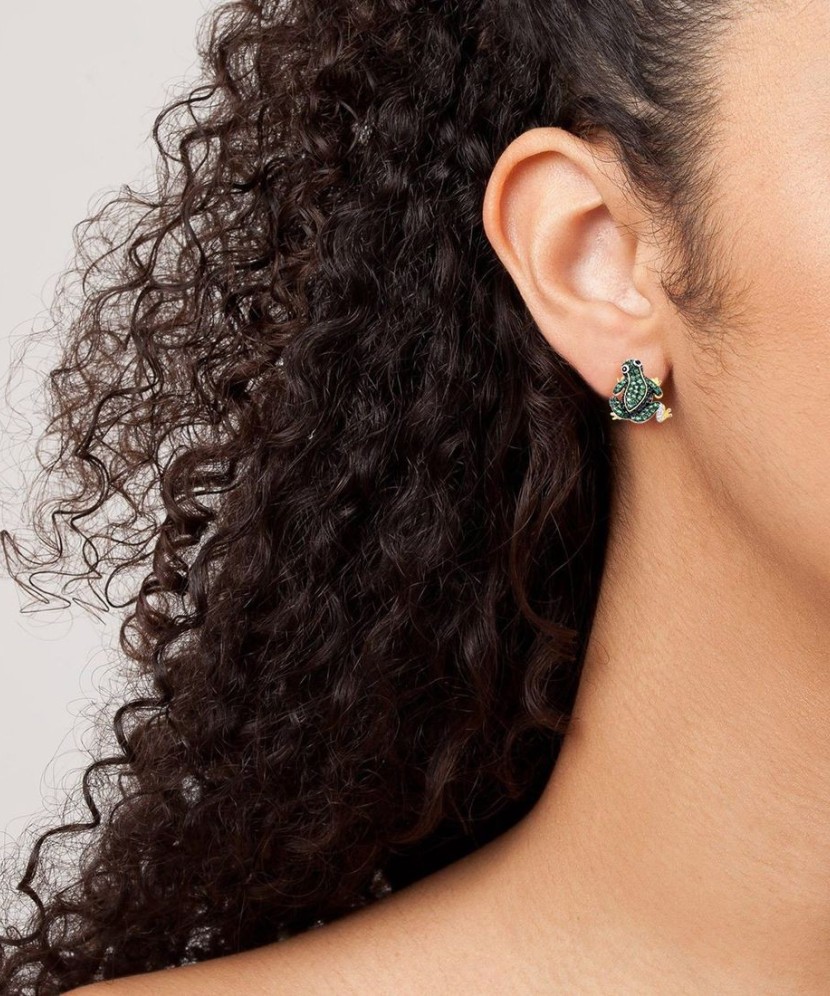 Kultaahopeiset korvakorut spinelleillä ja zirkoneilla