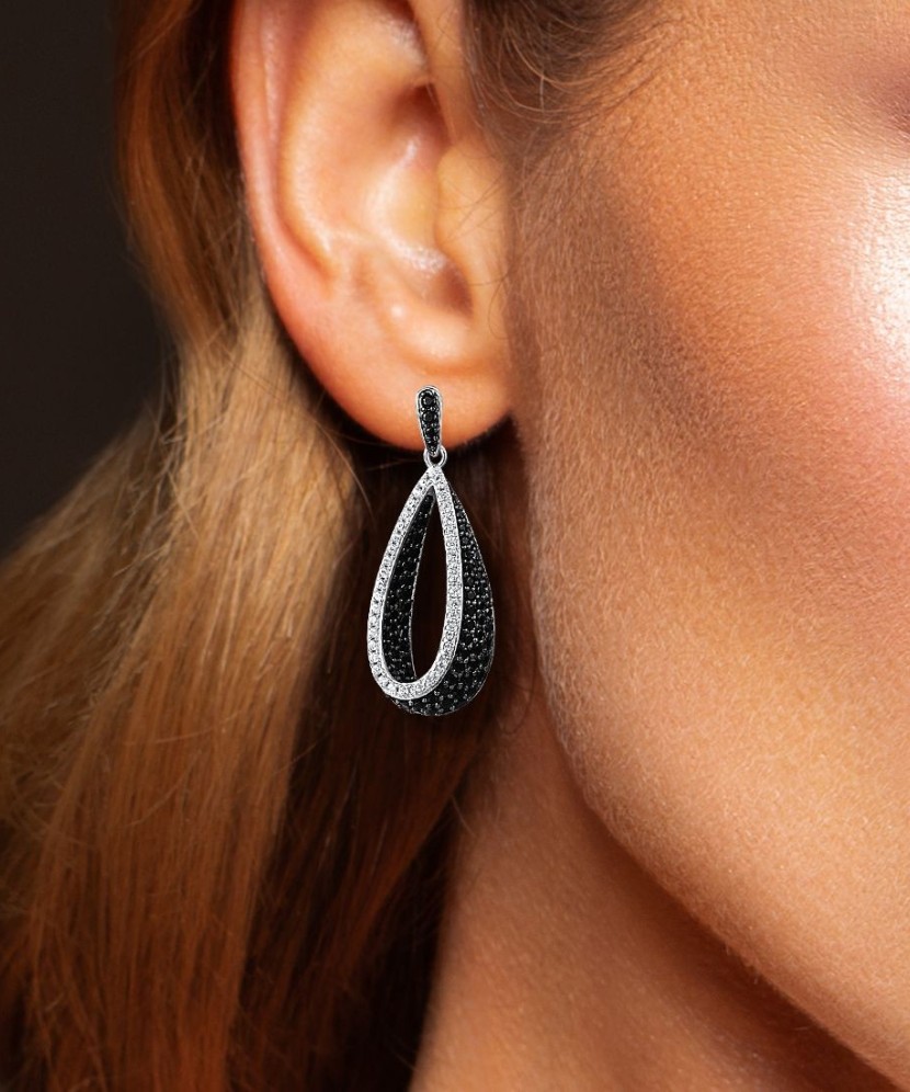 Hopeiset korvakorut zirkoneilla ja spinellillä