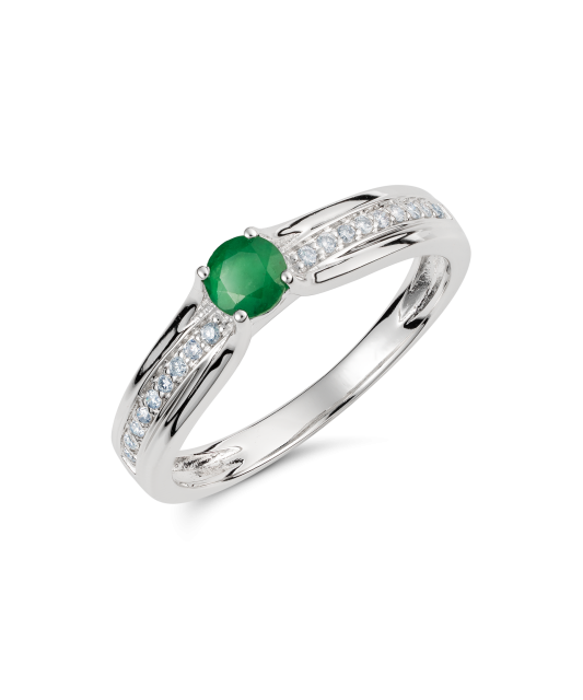 White gold ring with emerald and diamonds