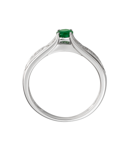 White gold ring with emerald and diamonds