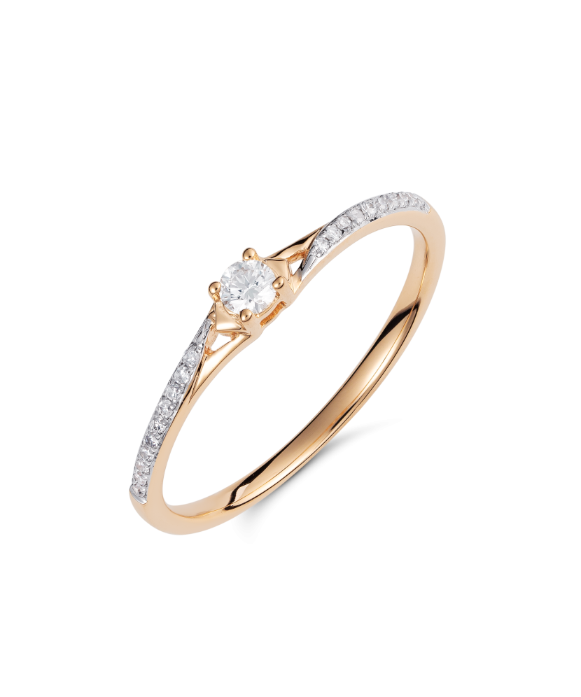 Gold ring with diamonds