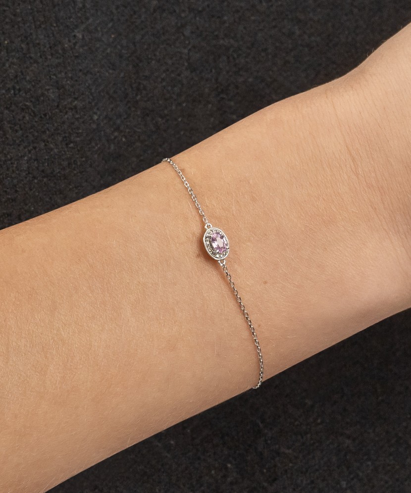 White gold bracelet with diamonds and sapphires