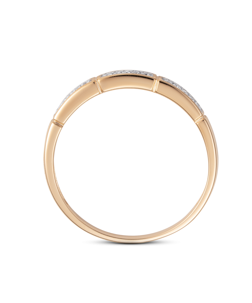 Gold ring with diamonds