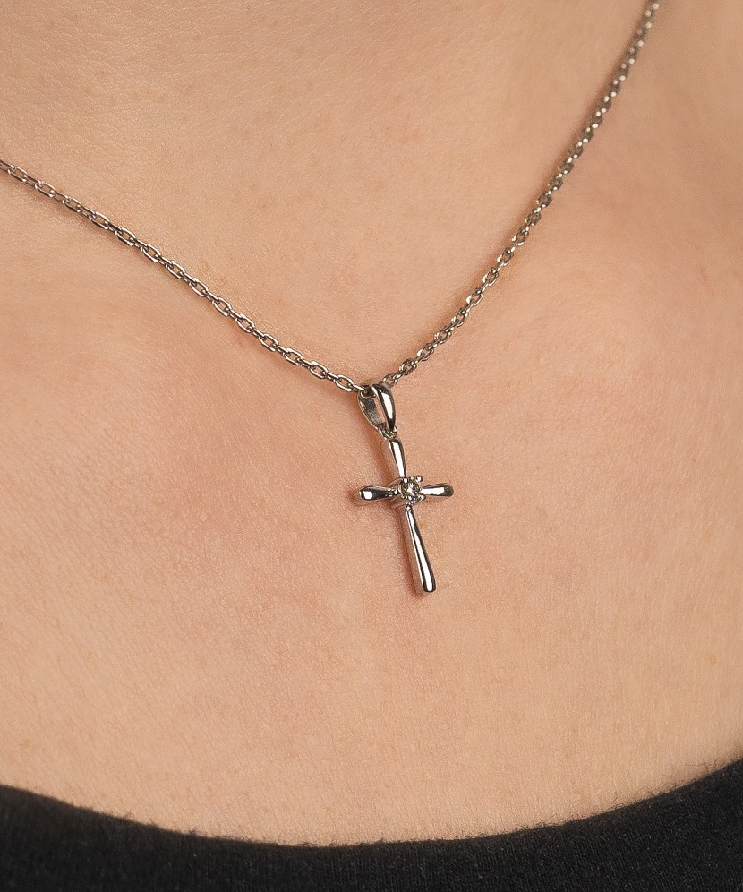 White gold pendant with diamonds "Cross"