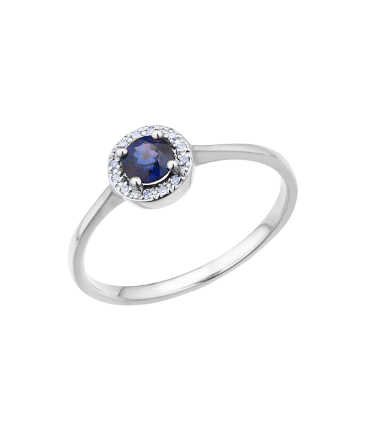 White gold ring with sapphire and diamonds
