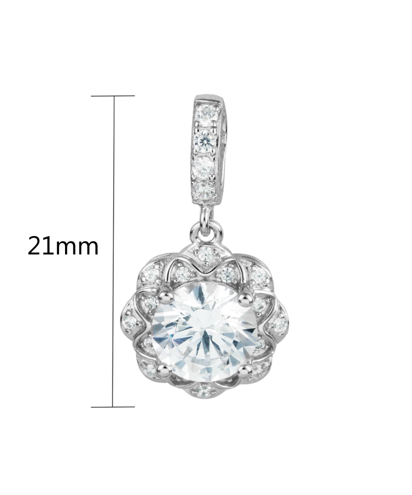 Sterling silver pendant with zircons