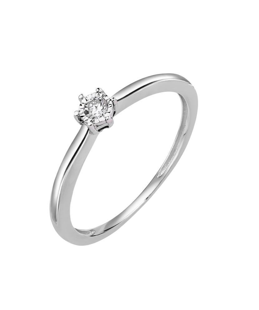 White gold ring with diamond