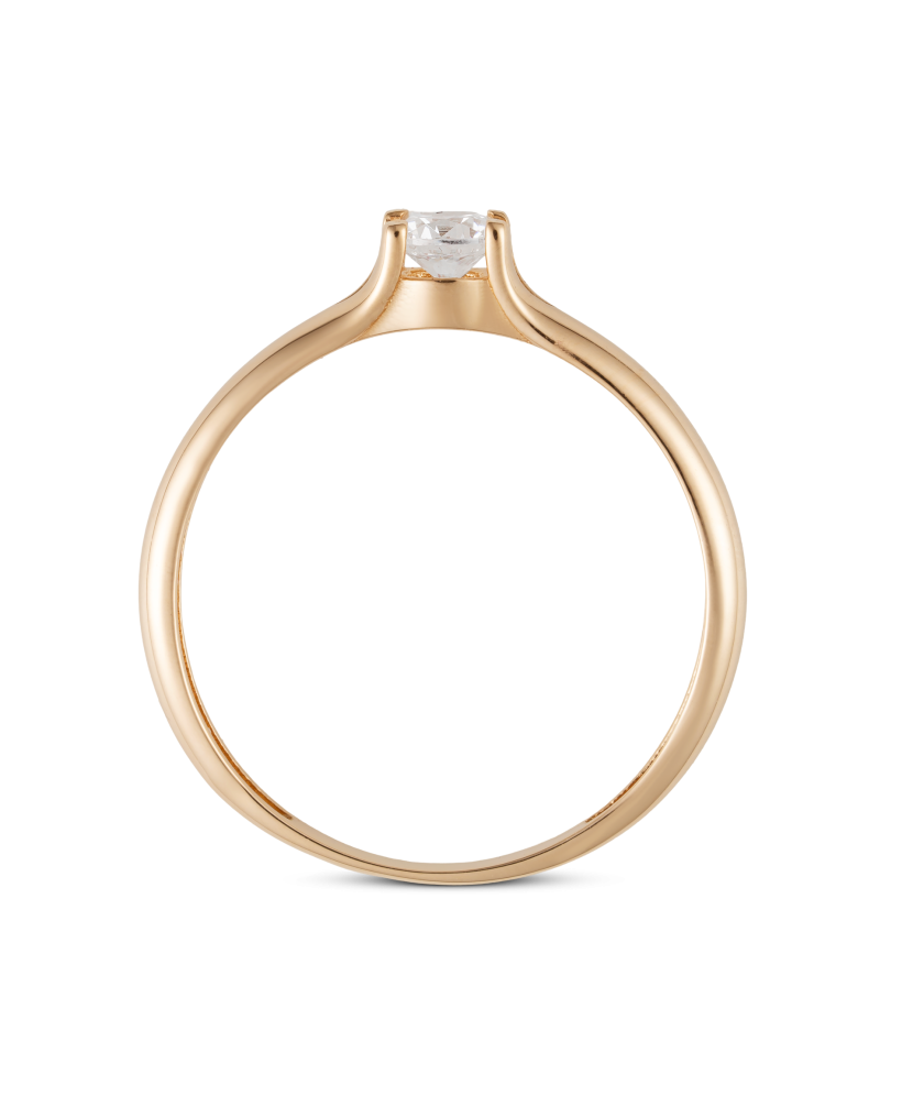 Gold ring with zirconium