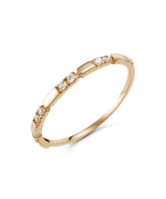 Gold ring with zircons