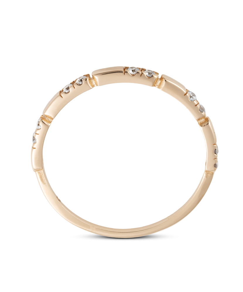 Gold ring with zircons