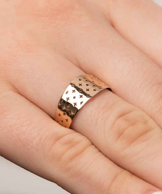 Gold ring