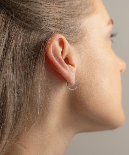 White gold earrings with zircons