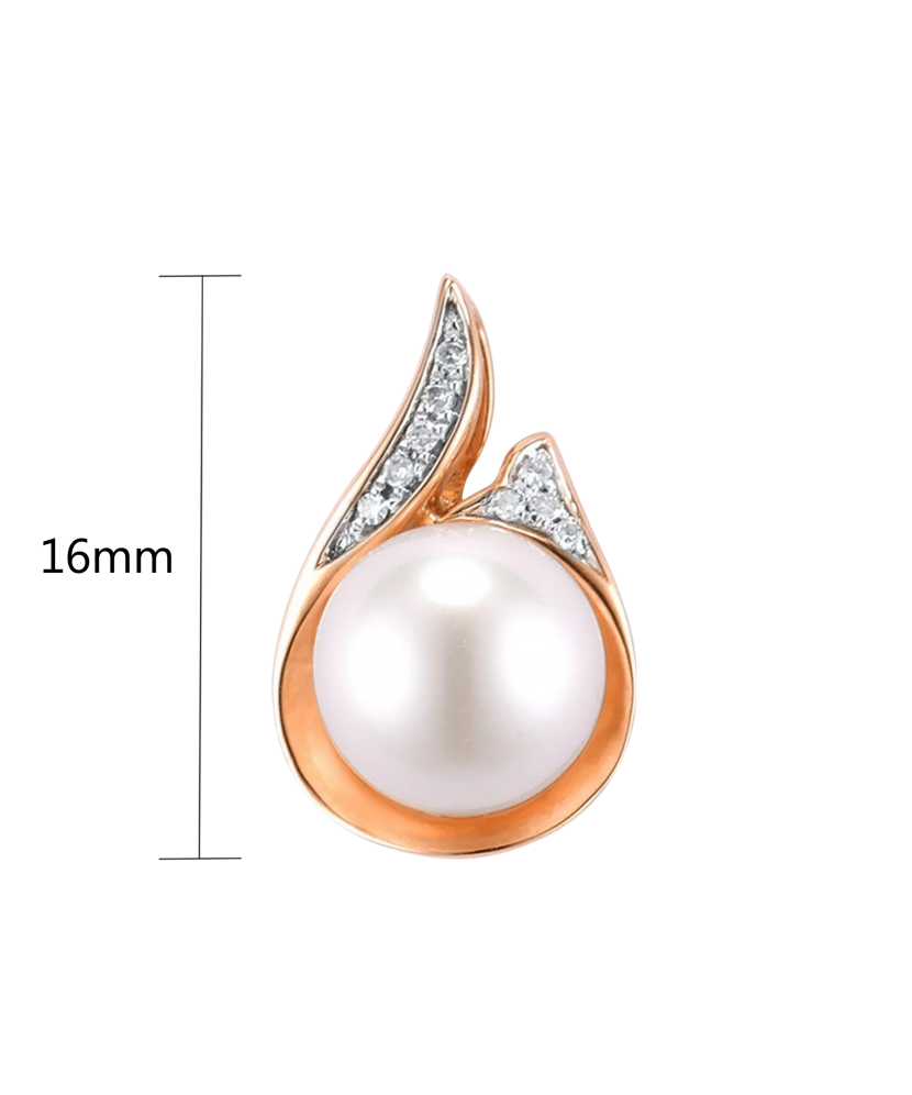 Gold pendant with diamonds and pearls