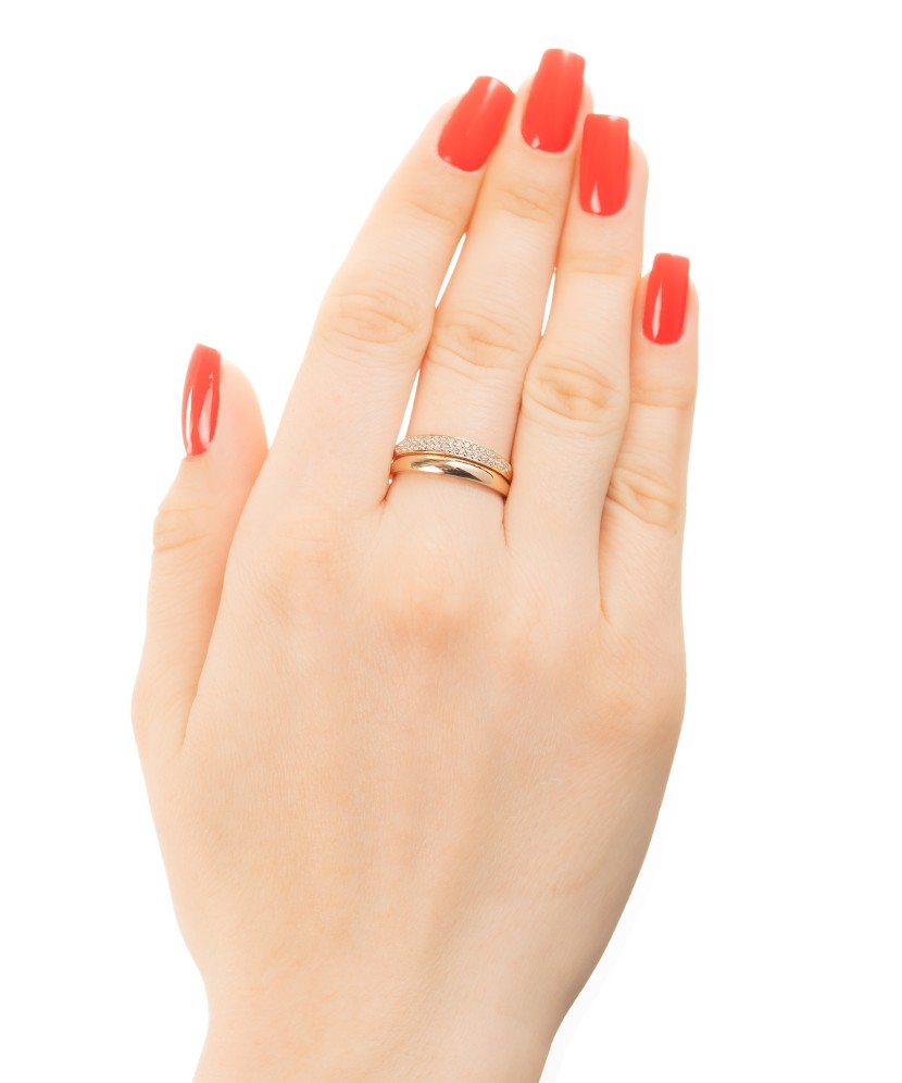 Gold ring with zircons