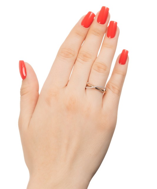 Gold ring with zircons