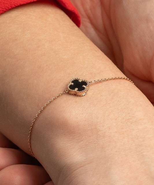 Gold bracelet with enamel