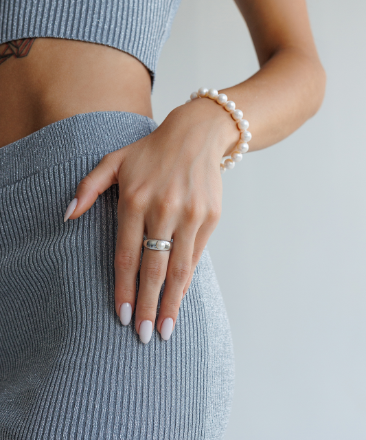 Sterling silver ring with pearl and zircons