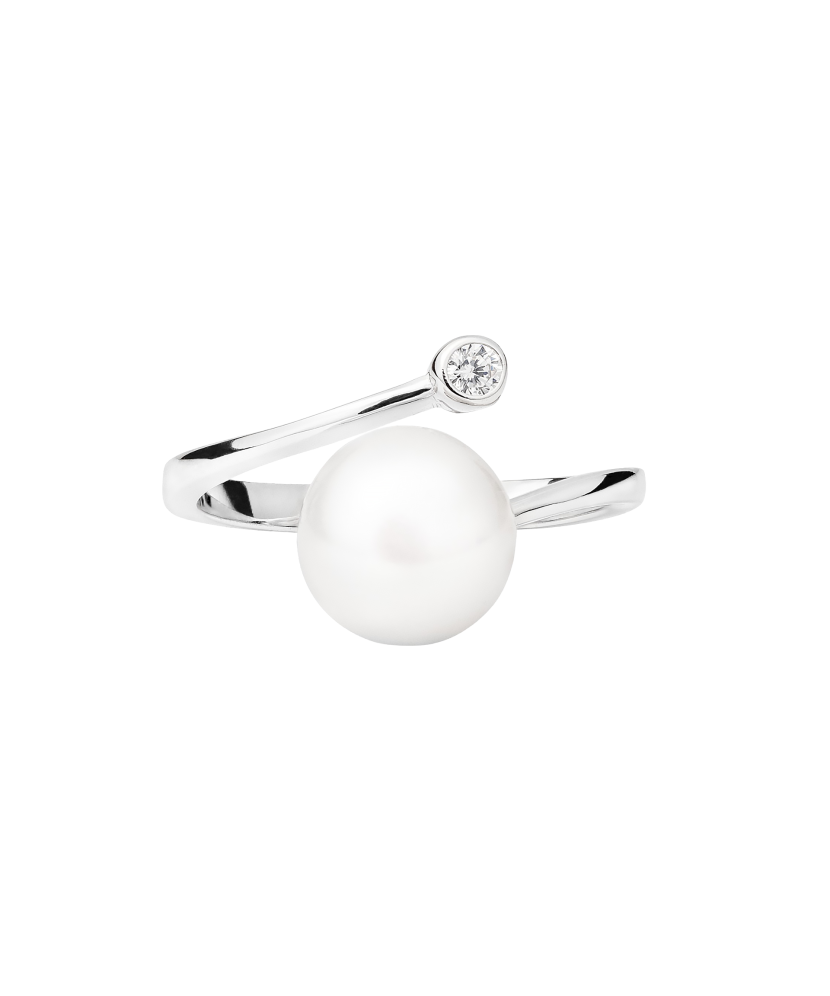 Sterling silver ring with pearl and zircons
